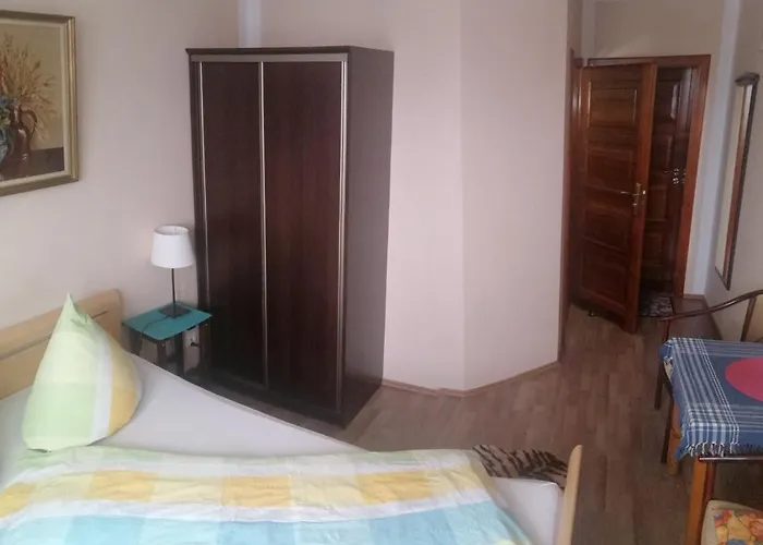 Meisterburg Homestay *