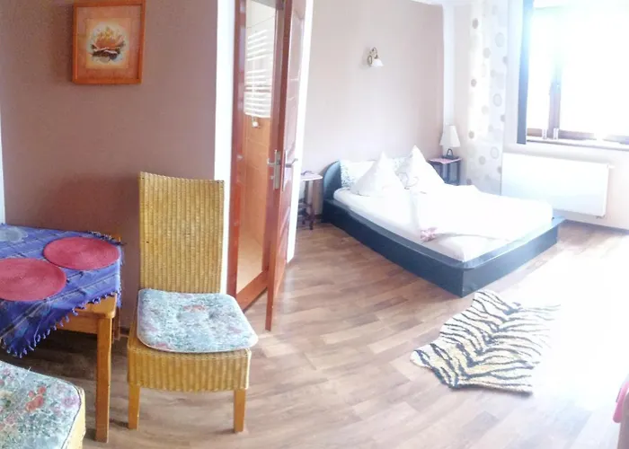 Meisterburg Homestay *